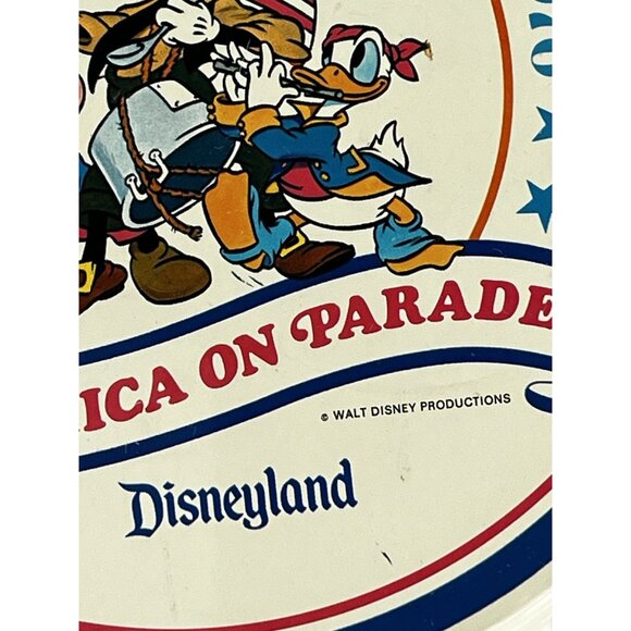 Disneyland Tray America On Parade Vintage 1976 Tin Metal Round Walt Disney 11" - Picture 2 of 13